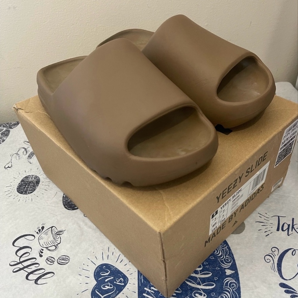 Yeezy Slide Brown Slippers